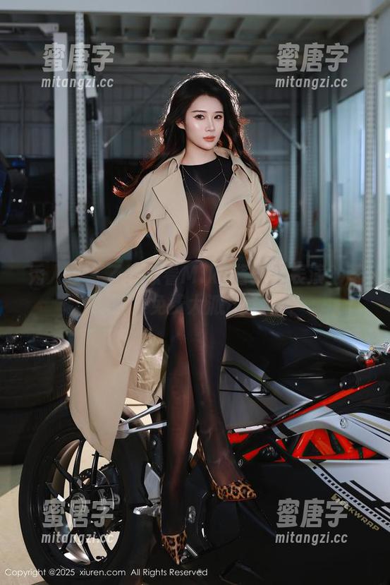 秀人网-Miko酱 秀人网 - 乙!想看Miko酱女王表演?图集免费大派送!