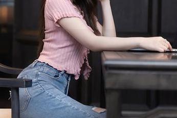 秀人网 – 女神在打卡：乔伊joy的写真集，越来越迷离，哈哈，像个梦。