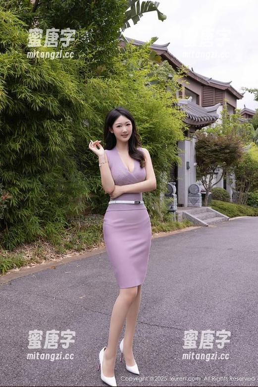 秀人网-唐心心 秀人网 - 唐心心的校园时光:私房图包,让人怀念的青涩与俏皮。