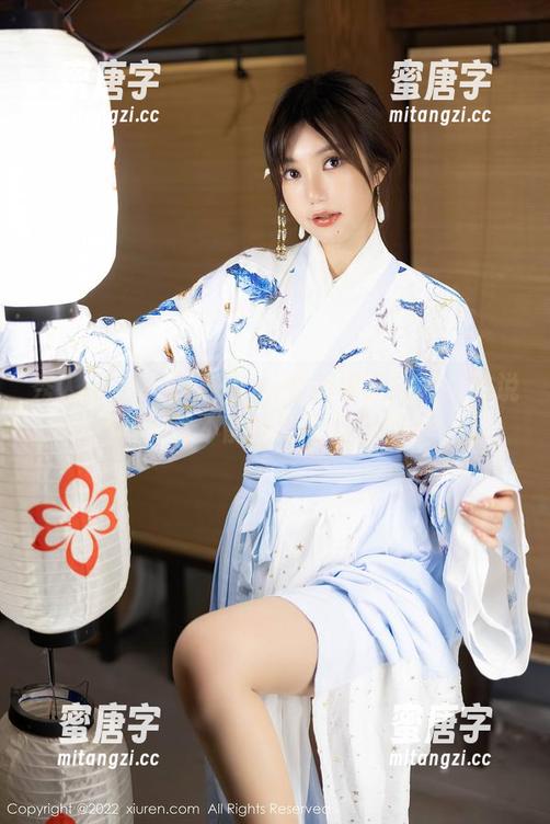 秀人网-媃柔rourou 秀人网 - 媃柔rourou的短裙大揭秘:谁说短裙就不能拼博主的目的?