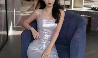 秀人网 – 安妮BABY全套眼镜，下载得小心翼翼，小心眼睛偷瞄！