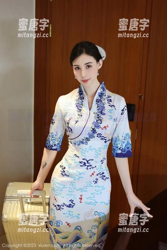 秀人网 - 小逗逗的照片，甜心的神情让我已经不知道在想什么。