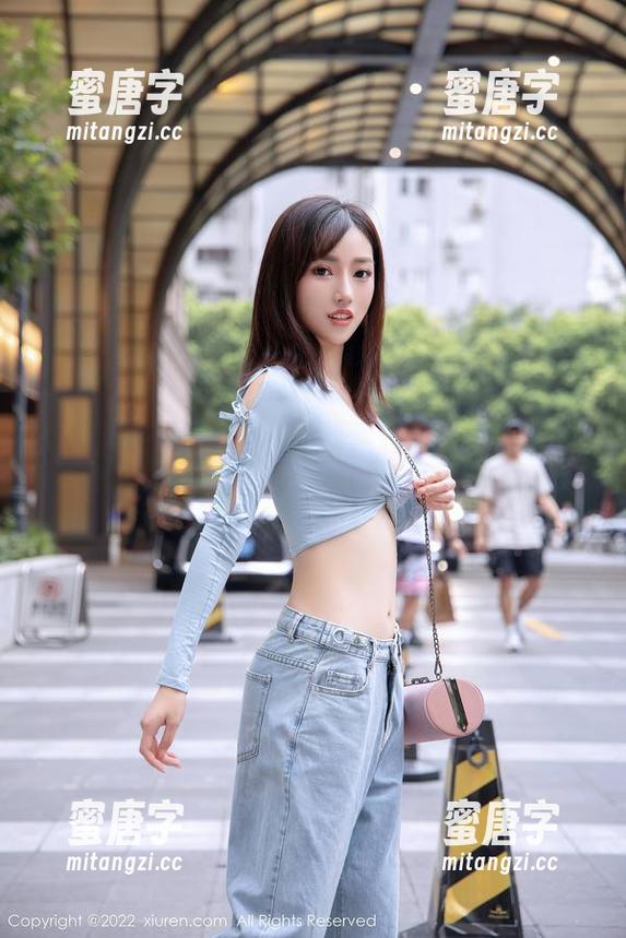 秀人网-抖娘利世 秀人网 - 抖娘利世的裸足写真集,高清到让你想亲吻屏幕?