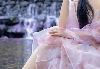秀人网 – 作品集大战：欧阳若依的红裙，谁敢说她“不如别人”？真敬佩！
