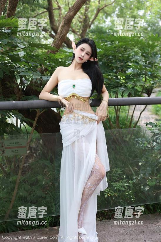 秀人网 - 内衣写真中的汐汐baby：说实话，这灵动的姿态让我都有种想交流的冲动。