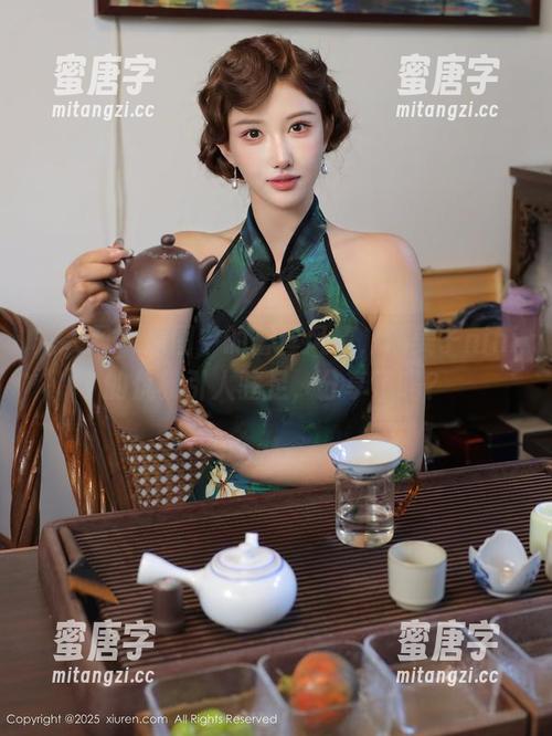 秀人网-糯美子nini 秀人网 - 原图中的蕾丝风情,糯美子nini的优雅引人驻足,分享了吗?