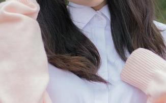 稚乖画册 – 谁说白丝女仆不可以俏皮？夜夜的美图真有意思！