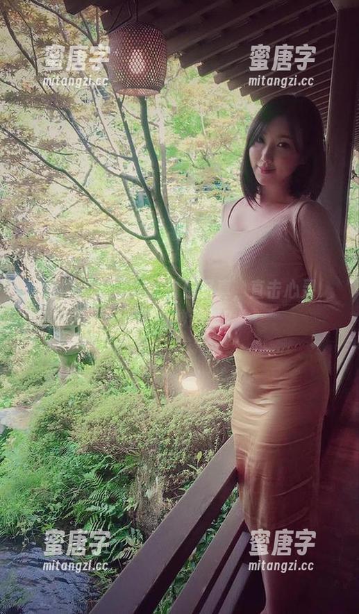 童小芯 微密圈 - 童小芯的白色写真,直击心灵,还是白纱漫舞?