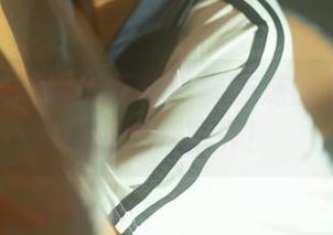 牛仔裤也能玩出花样？蠢沫沫的免费写真让你大开眼界！