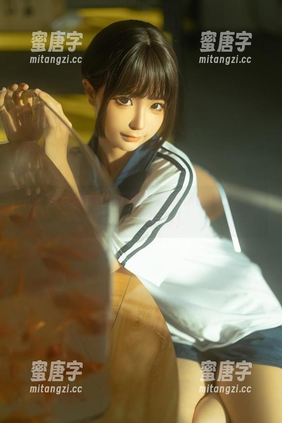 蠢沫沫 牛仔裤也能玩出花样?蠢沫沫的免费写真让你大开眼界!