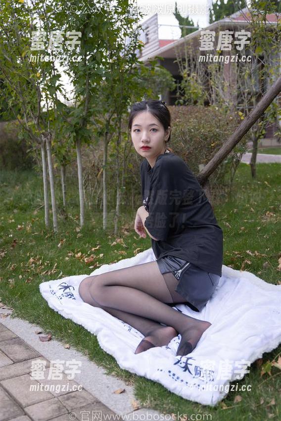 袜啵啵-奶油 袜啵啵 - 裸足超长花絮版完整下载,奶油又要让人捂脸了!