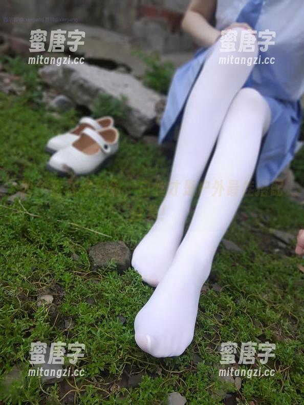 西尔酱 西尔酱在线出街,白丝才是户外最佳搭配合集!