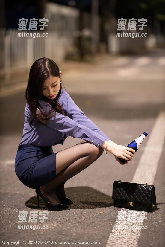 语画界-Miko酱 语画界 - Miko酱的全套鞋带裤里丝,原图一看离不开了!