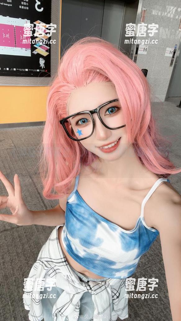 贝儿酱Miki 不聊鞋子聊灰丝,贝儿酱Miki给你分享个小乐趣。