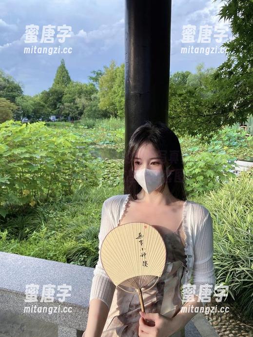 软妹小九九 微密圈 - 软妹小九九的稀有写真套餐:300元就能欣赏这些精选套图!