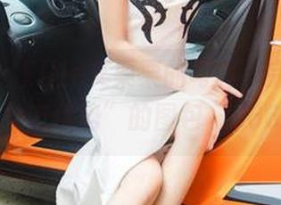 轰趴猫 – Ellie艾栗栗的写真，完美展示“女友优势”的图包，666！