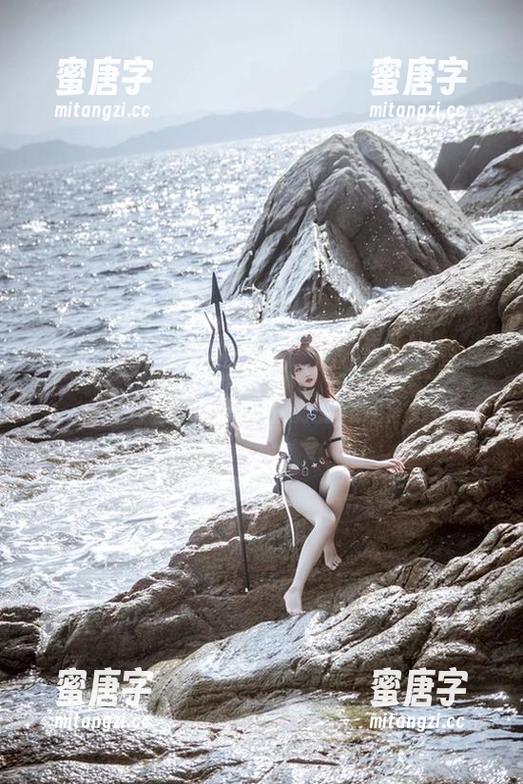 阿薰kaOri 阿薰kaOri带来的作品——我偷偷转身,发现了些难以言说的秘密。