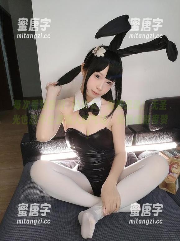香川澪 每次看到香川澪的皮衣,我都想说:无圣光也挡不住那逼人的气场,美图值得度赞!