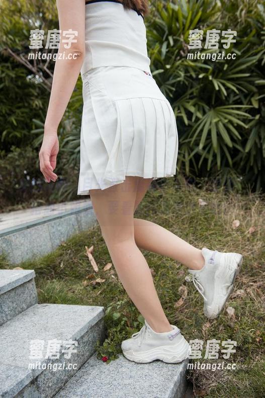 穿越人群，目光直击魔镜街拍的“甜美”搭讪小姐姐，要看原图就来这里吧！